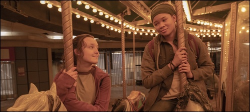Ellie et Riley font un tour de man&egrave;ge