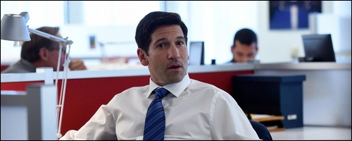 Chase Milbrandt (Jon Bernthal) est &agrave; son bureau