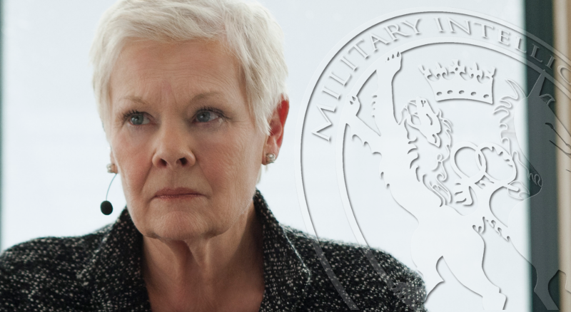 Judi Dench/M dans James Bond