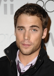 Dustin Milligan