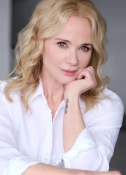 Lauren Holly