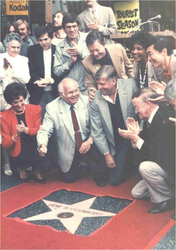 Gene Roddenberry pour son étoile au Walk of Fame