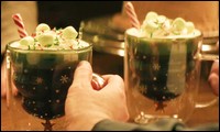 Chocolat chaud &eacute;pic&eacute; &agrave; la menthe poivr&eacute;e