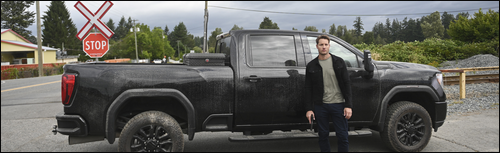 Justin Hartley (Colter Shaw) dans l'épisode 2.01