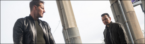 Colter (Justin Hartley) est ligotté par un homme dans Tracker - 2.11