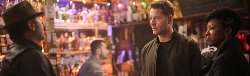 Colter (Justin Hartley) enquête dans un bar avec une détective locale - Tracker 2.14